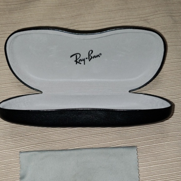 Ray-Ban Glass Case - Picture 2 of 4